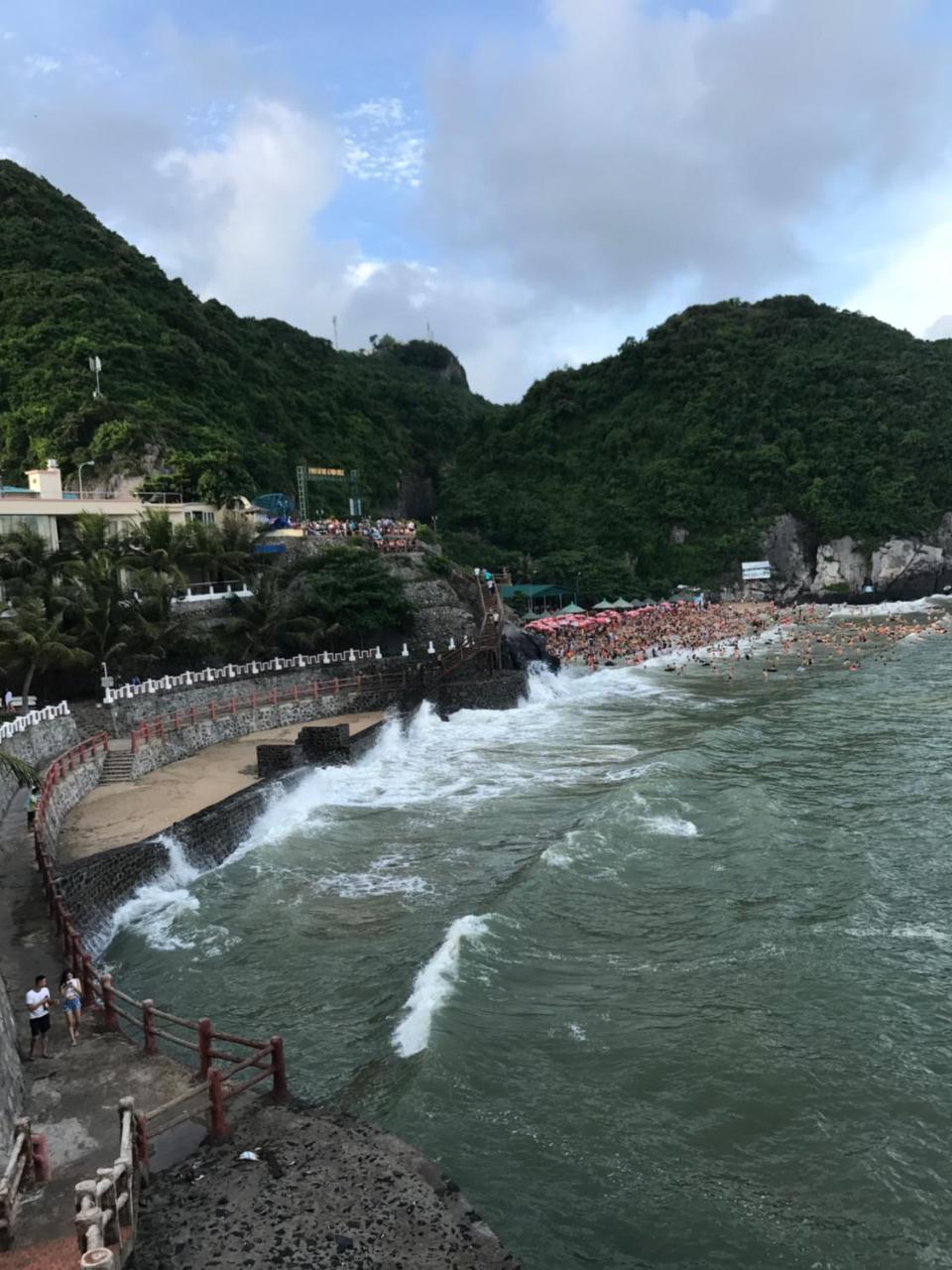 Hottel Song Chanh 2 カットバ島 エクステリア 写真